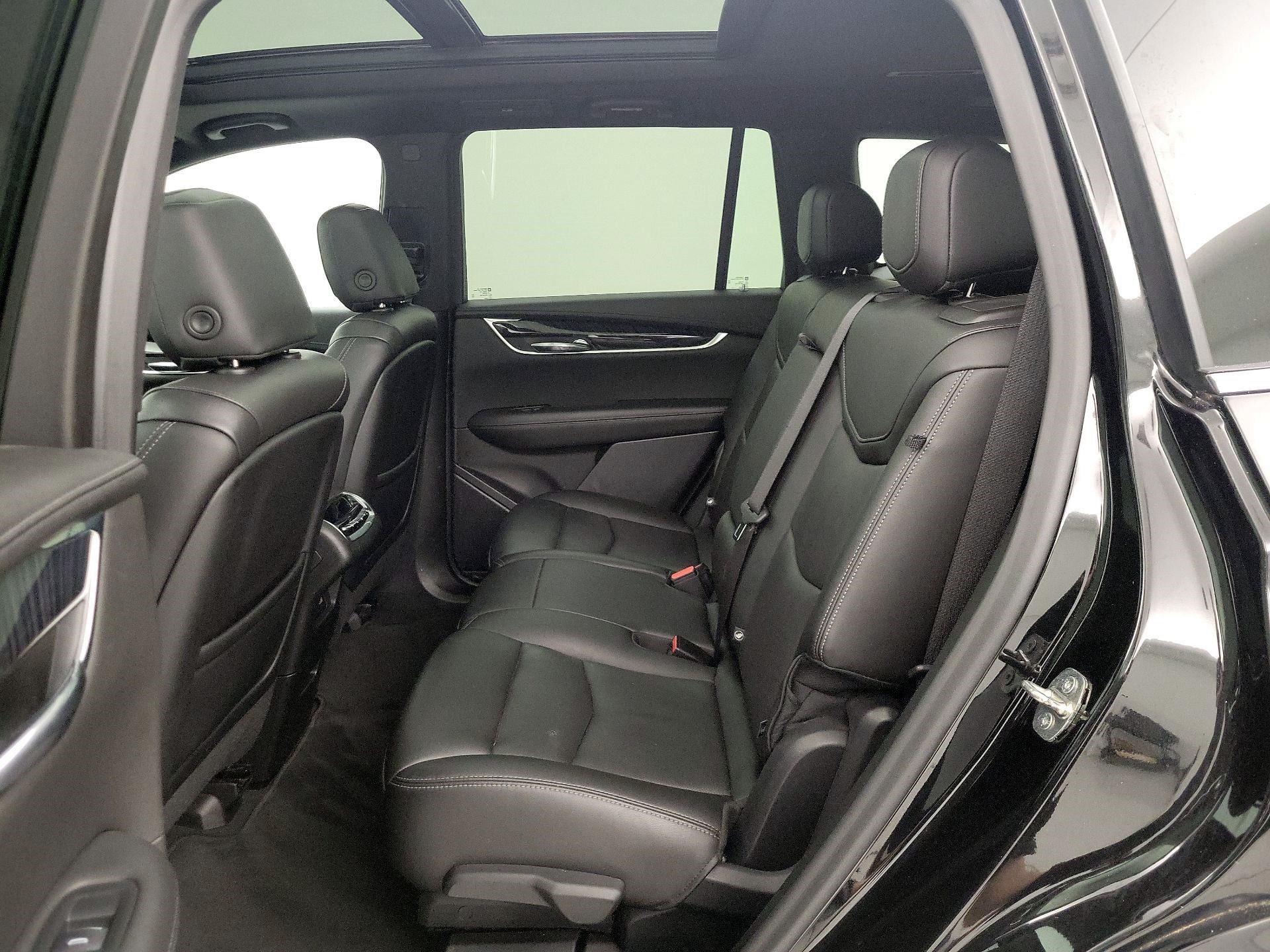 Thumbnail: 2022 Cadillac XT6 - 20