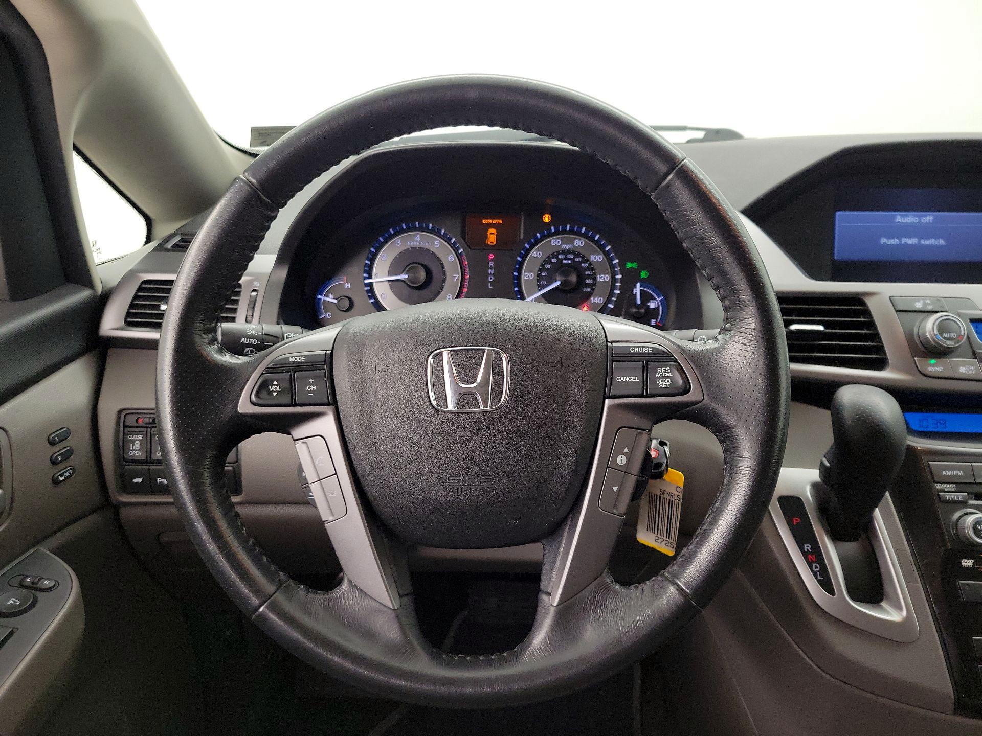Thumbnail: 2013 Honda Odyssey - 10