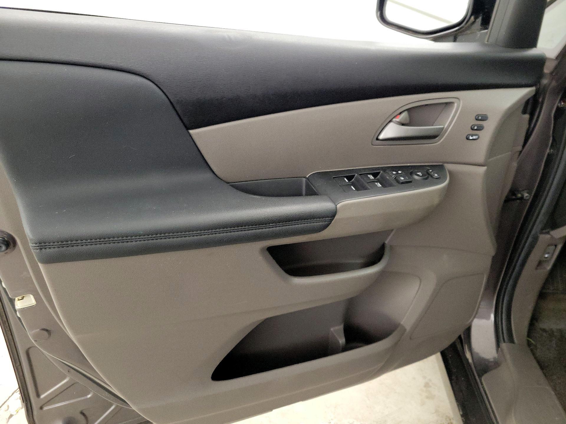 Thumbnail: 2013 Honda Odyssey - 12