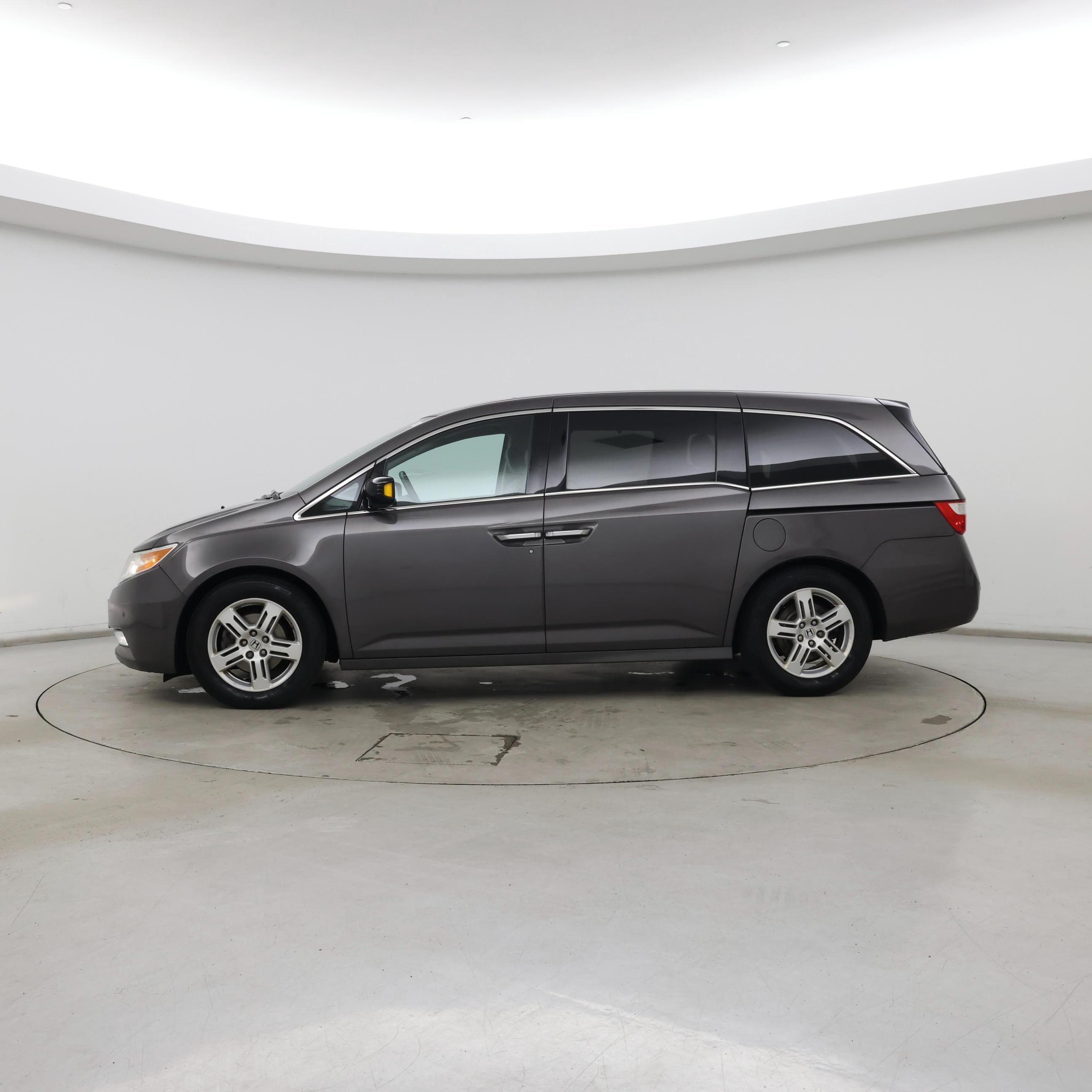 Thumbnail: 2013 Honda Odyssey - 3