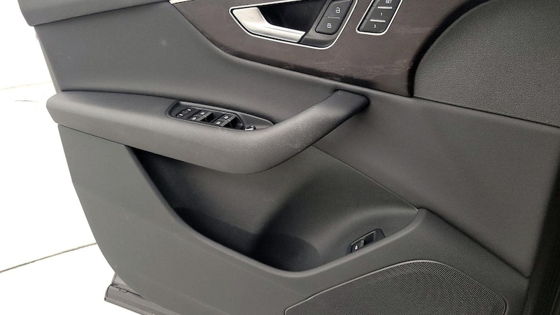 2020 Audi Q7 Premium 12