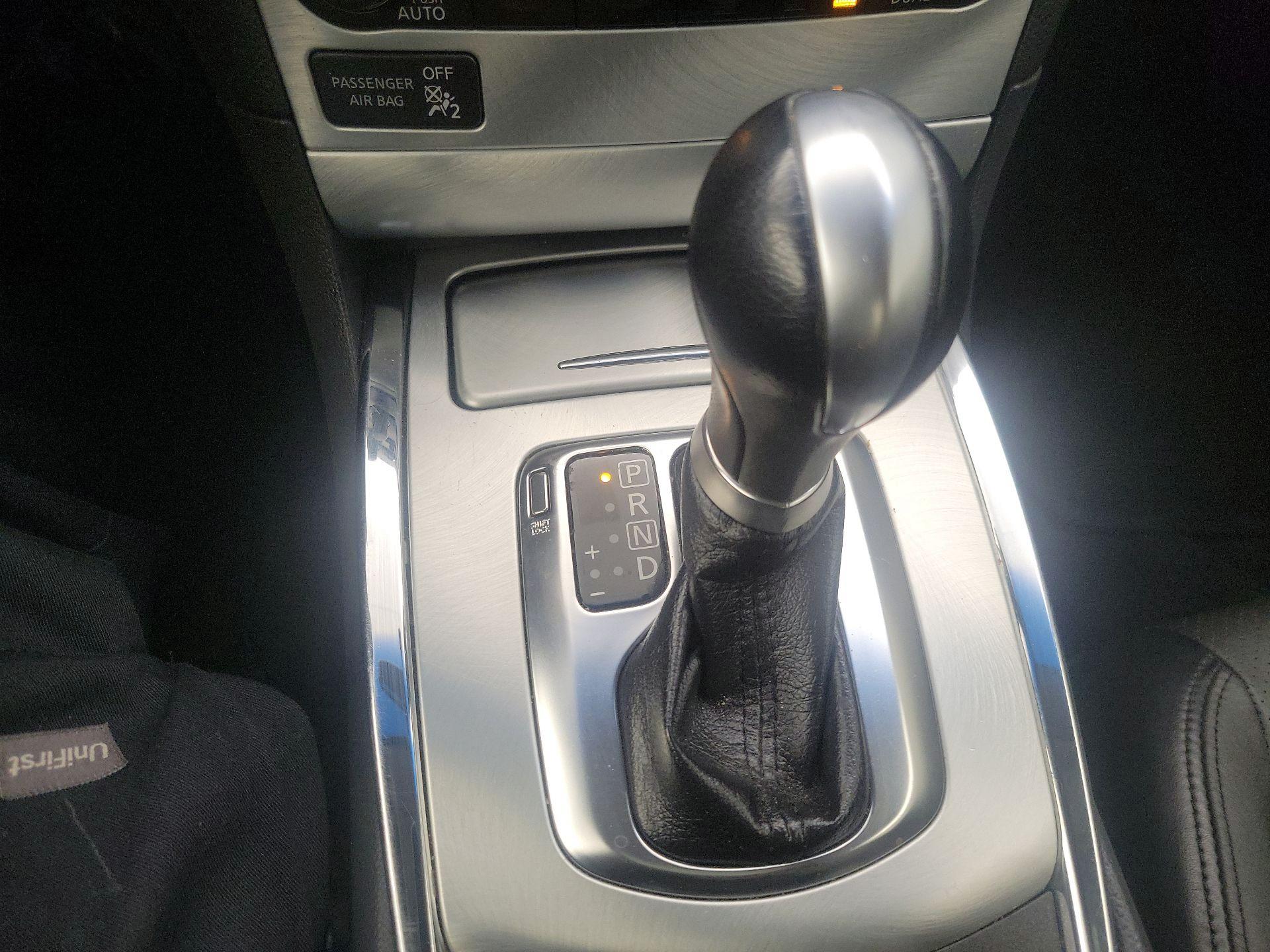Thumbnail: 2014 INFINITI Q60 - 17