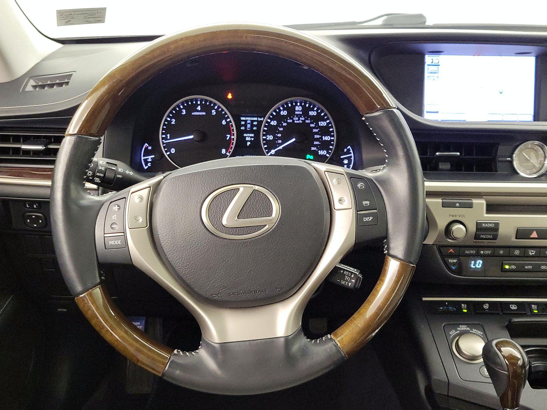 Thumbnail: 2013 Lexus ES - 10