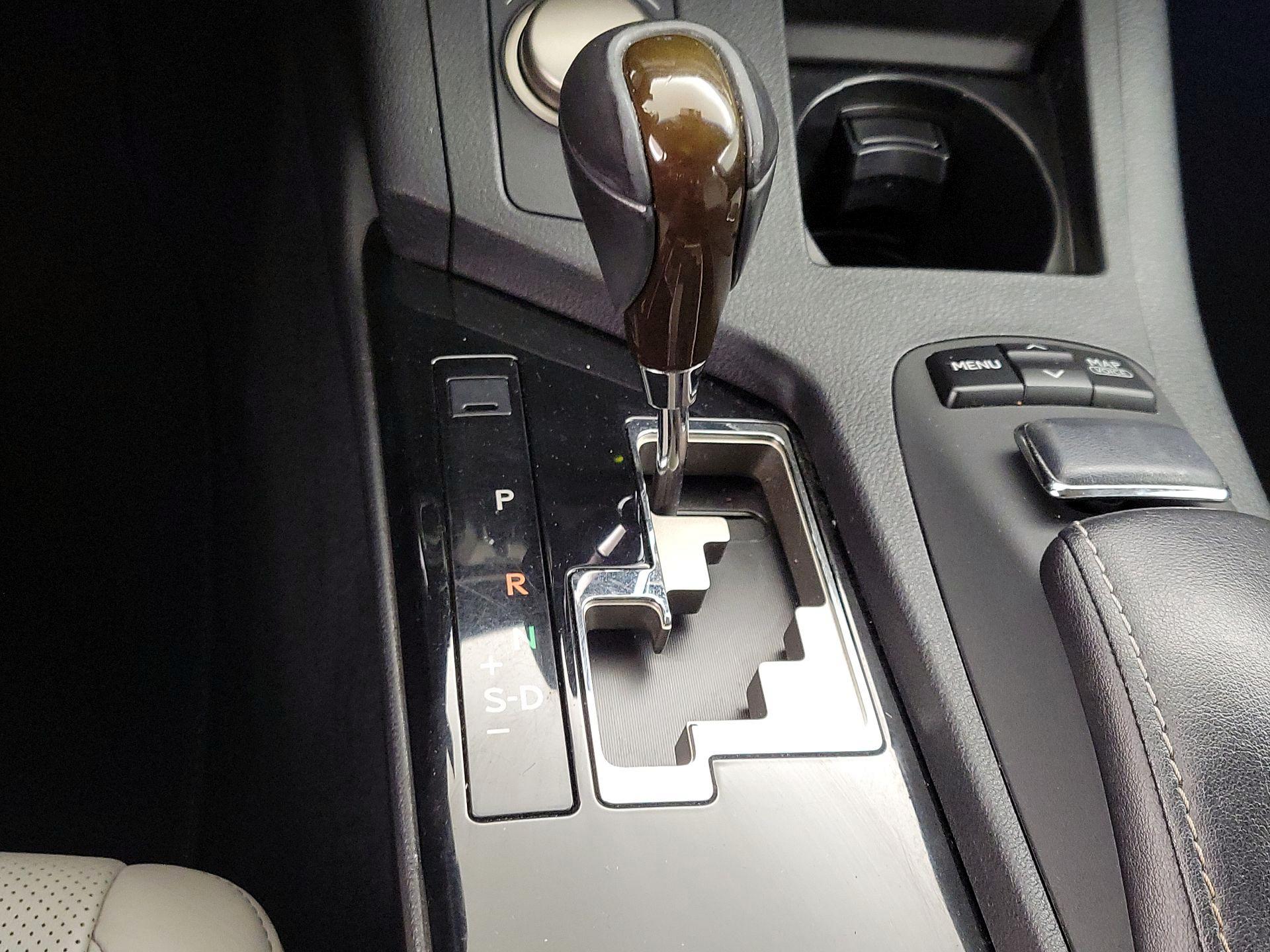 Thumbnail: 2013 Lexus ES - 18