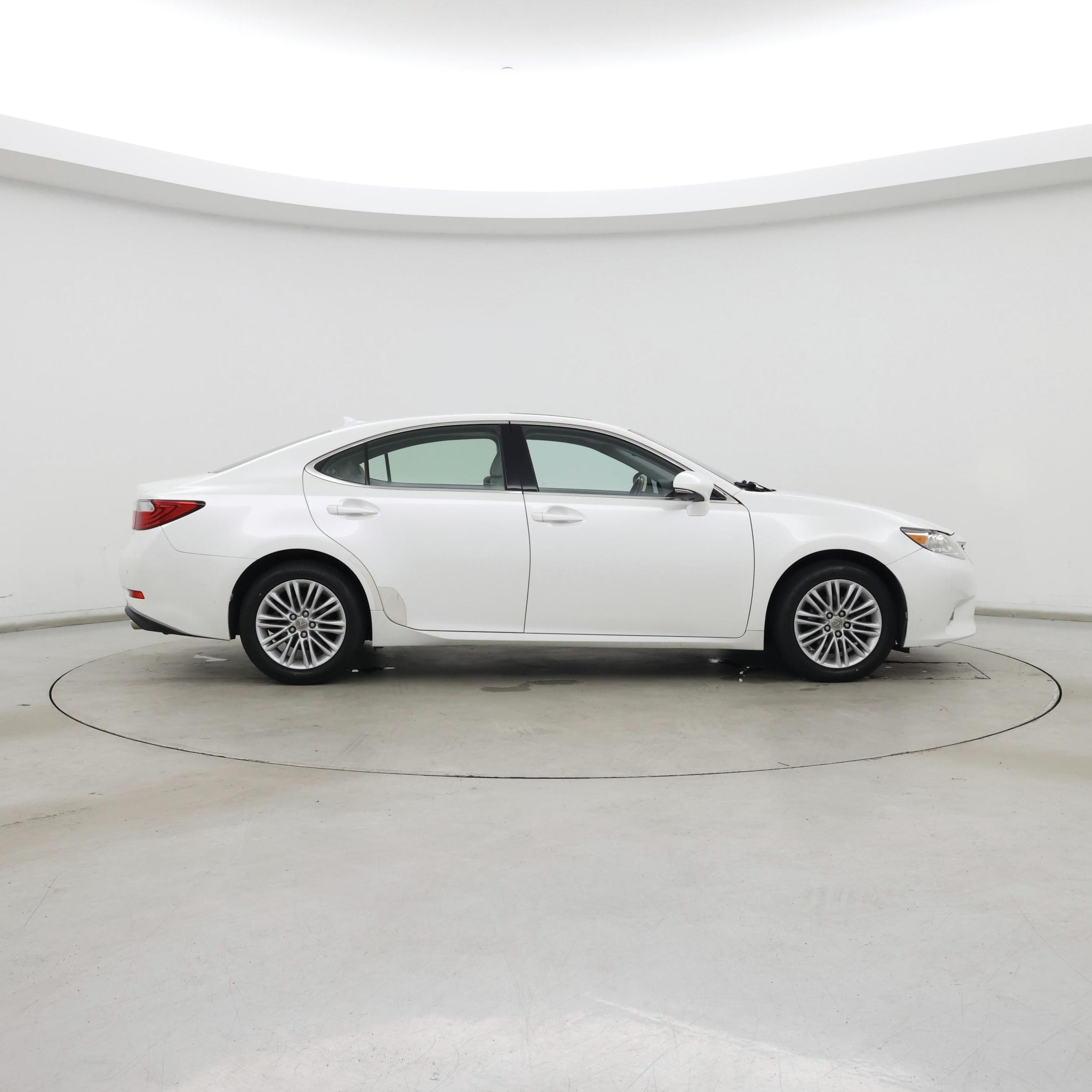 Thumbnail: 2013 Lexus ES - 7
