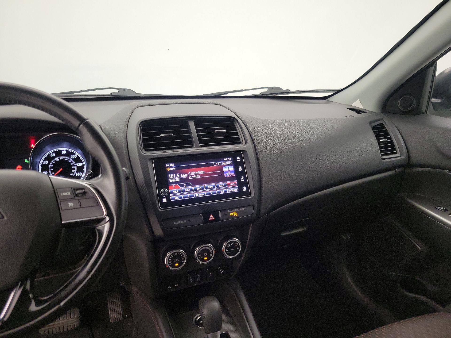 Thumbnail: 2019 Mitsubishi Outlander Sport - 9