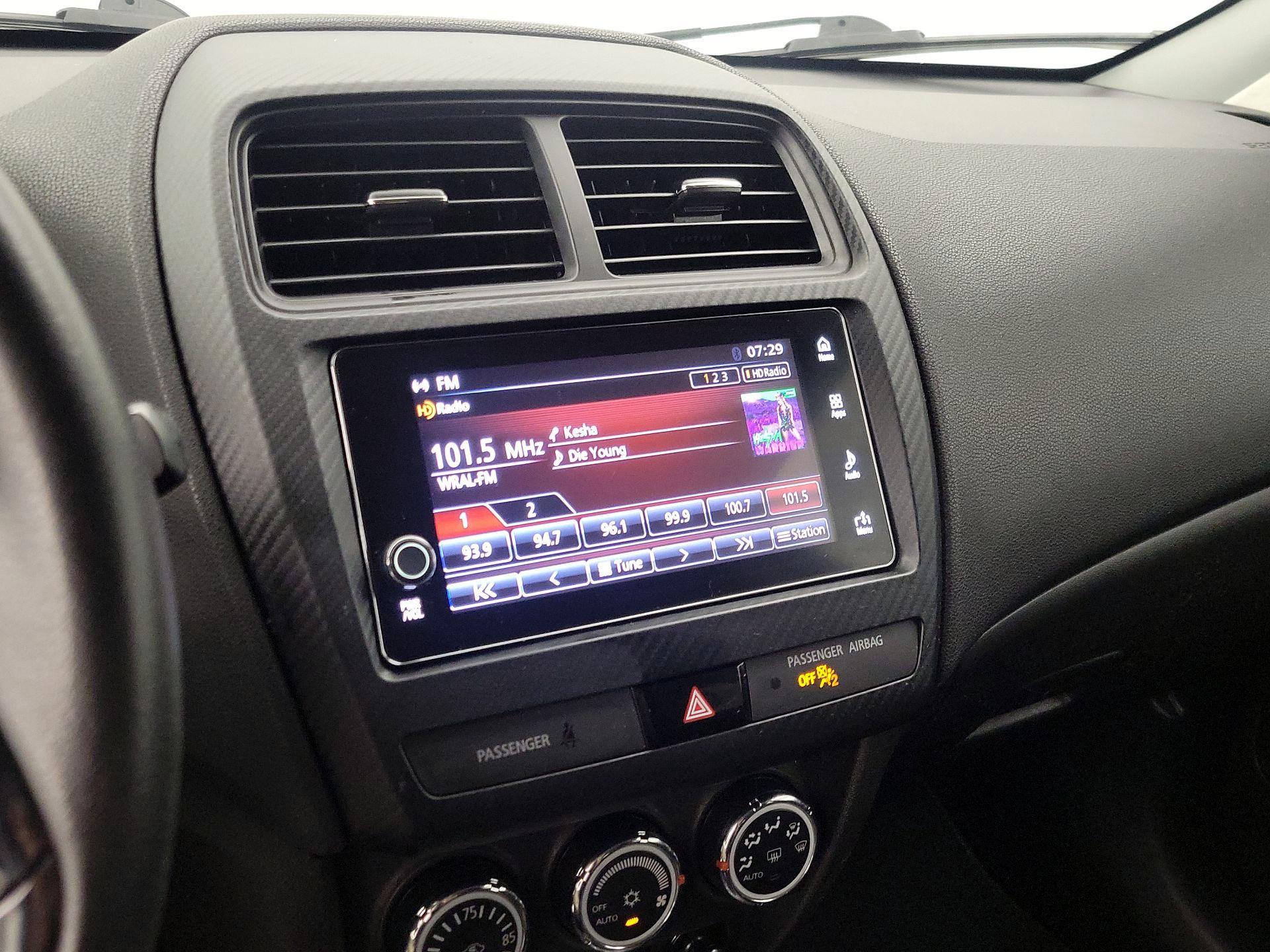 Thumbnail: 2019 Mitsubishi Outlander Sport - 15