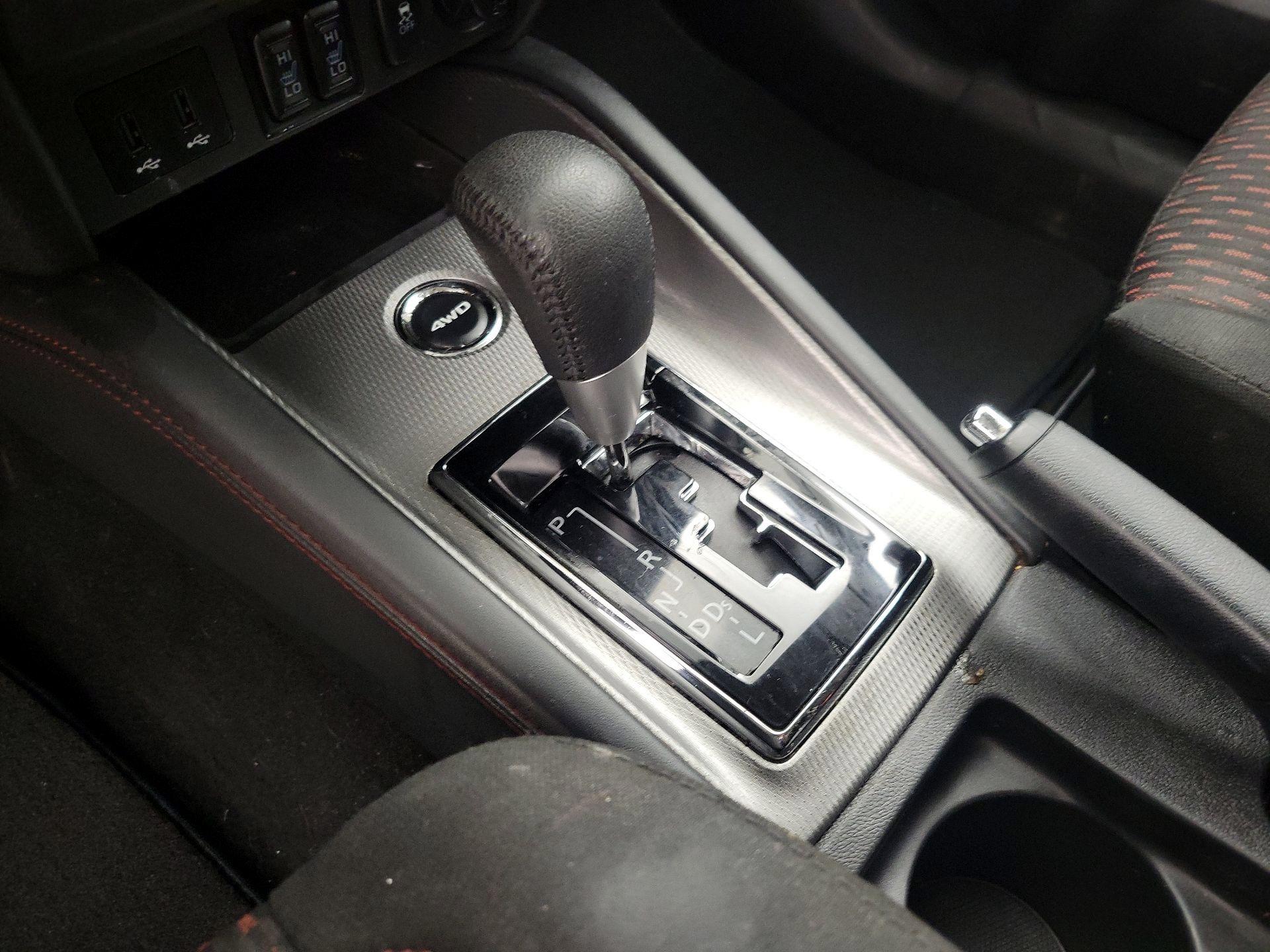 Thumbnail: 2019 Mitsubishi Outlander Sport - 17