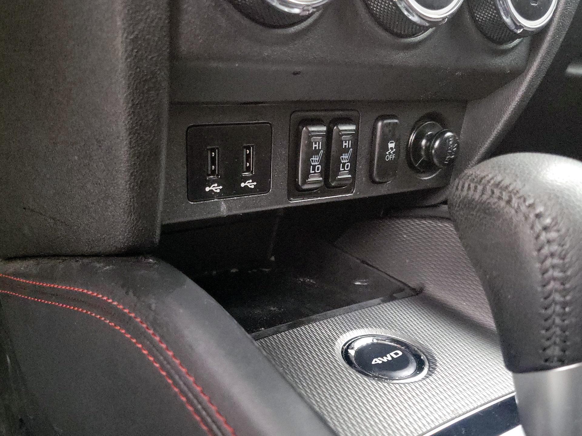 Thumbnail: 2019 Mitsubishi Outlander Sport - 18