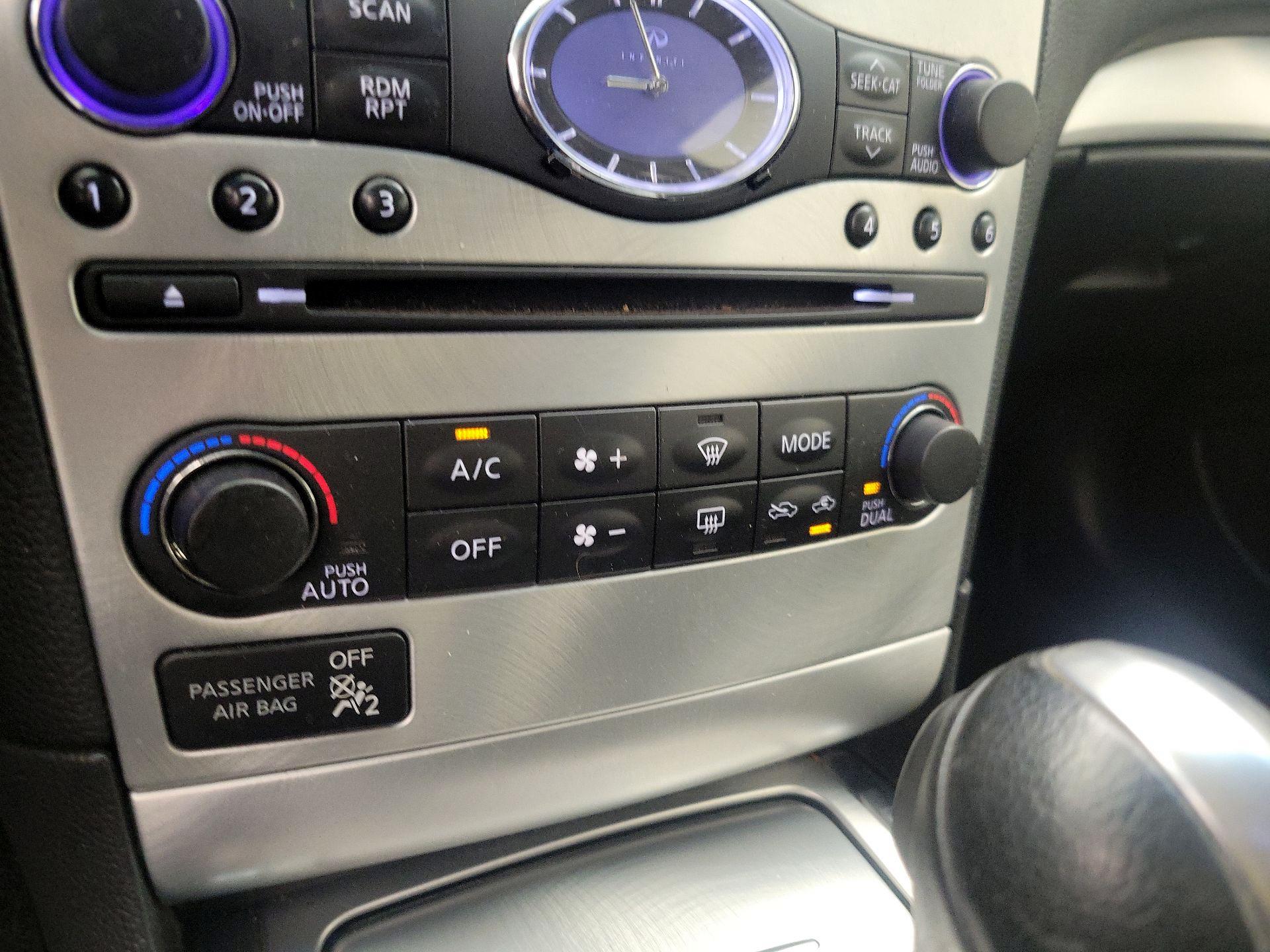 Thumbnail: 2015 INFINITI Q60 - 16