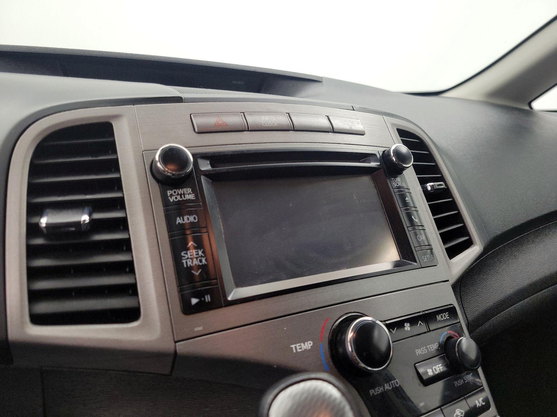 Thumbnail: 2014 Toyota Venza - 14
