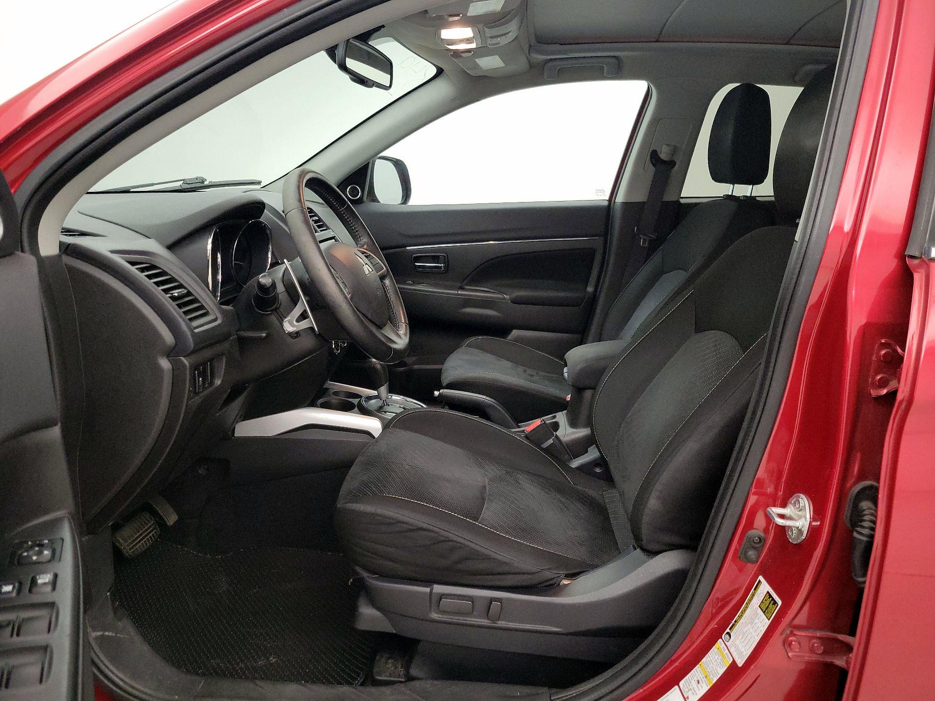 Thumbnail: 2014 Mitsubishi Outlander Sport - 11