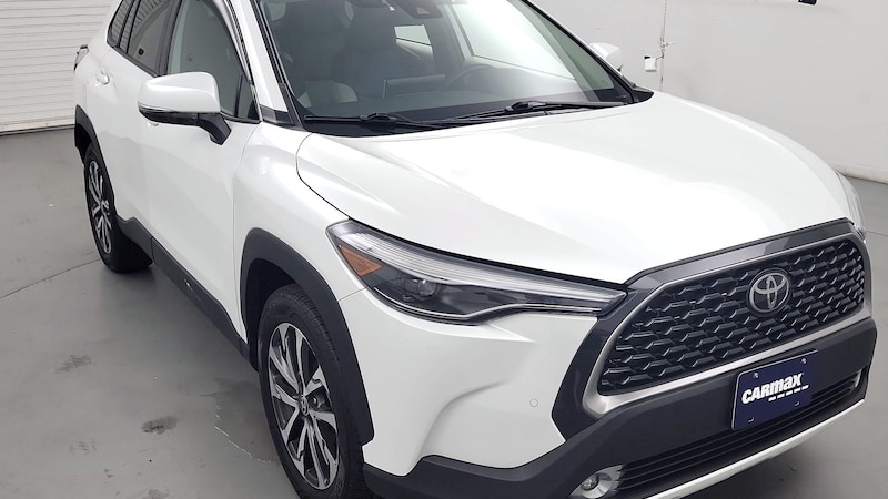 2022 Toyota Corolla Cross XLE Hero Image