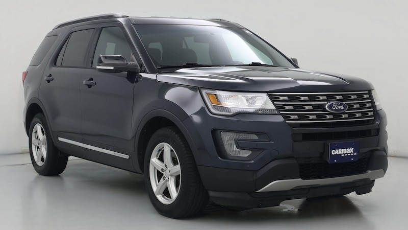 2017 Ford Explorer XLT Hero Image