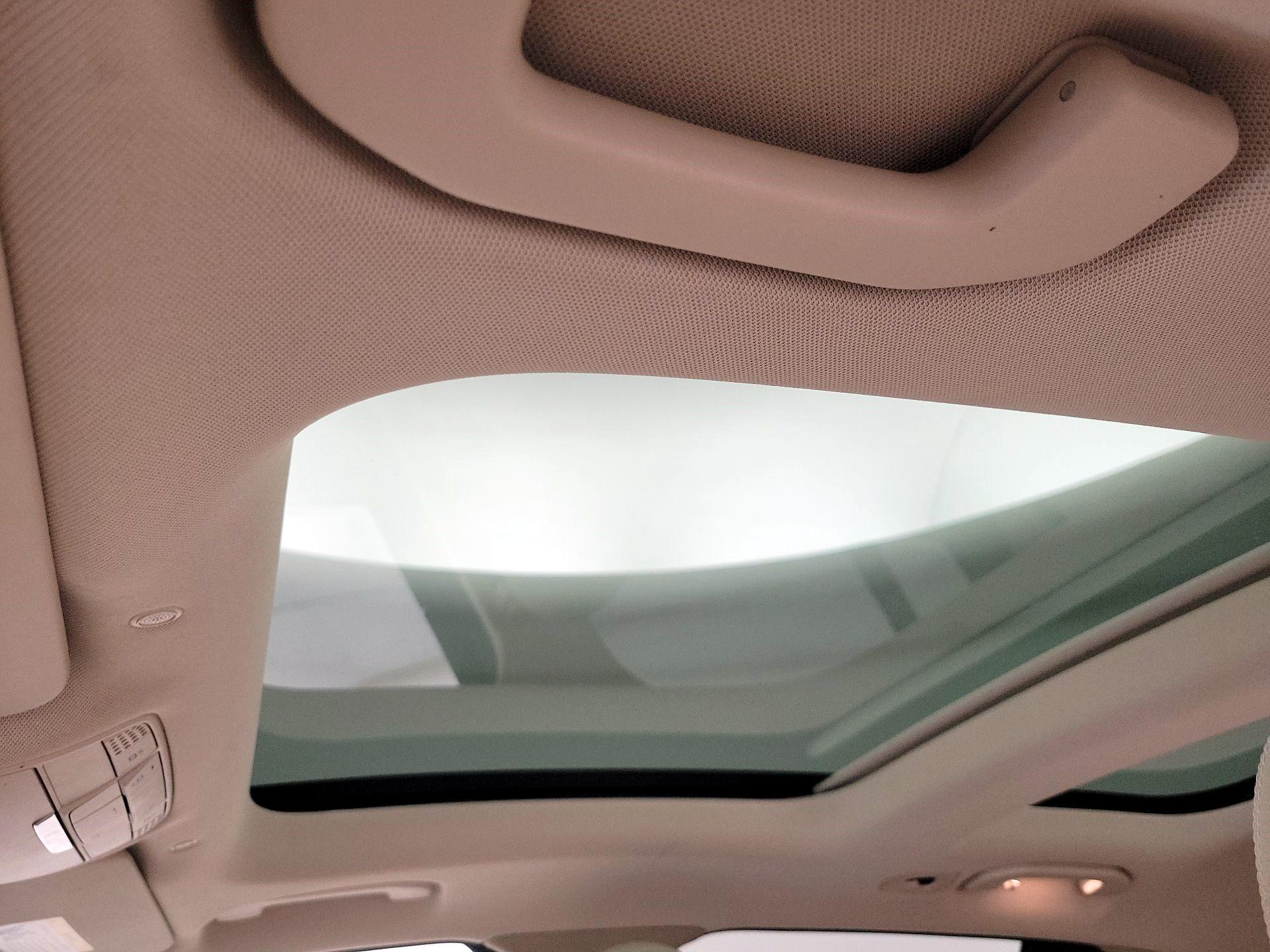 Thumbnail: 2021 Mercedes-Benz GLC - 19