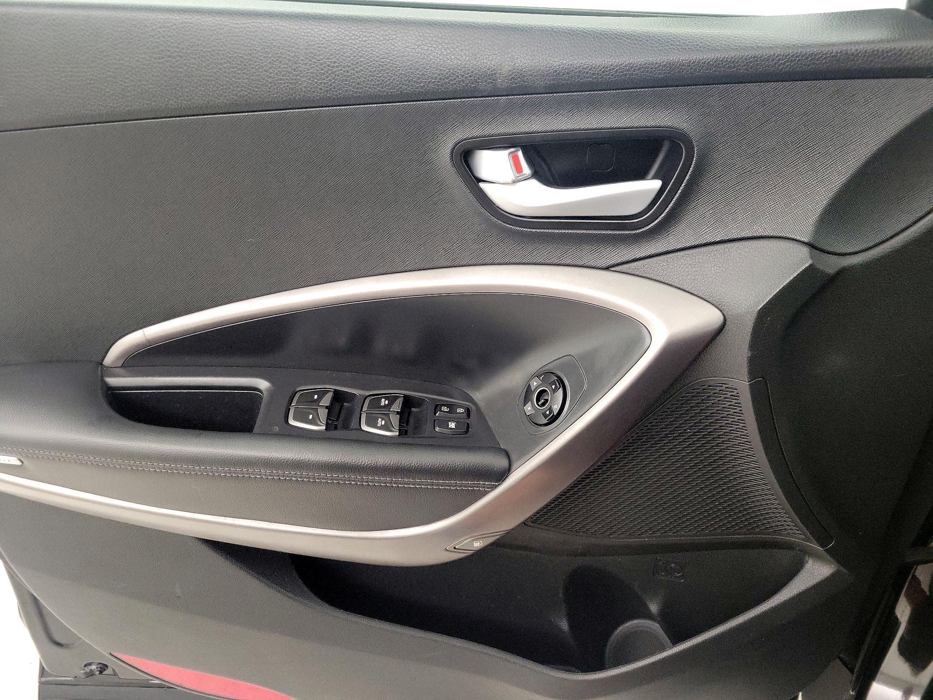 Thumbnail: 2015 Hyundai Santa Fe - 12