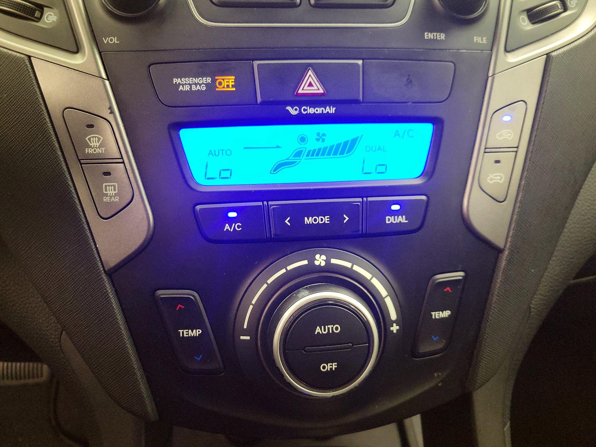 Thumbnail: 2015 Hyundai Santa Fe - 16