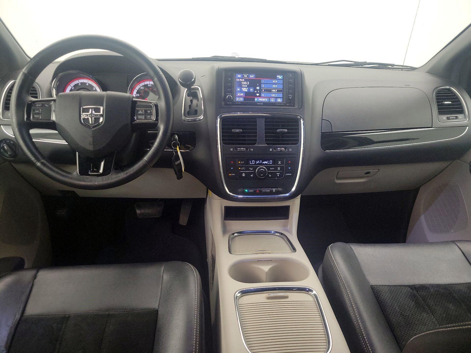 Thumbnail: 2016 Dodge Grand Caravan - 9