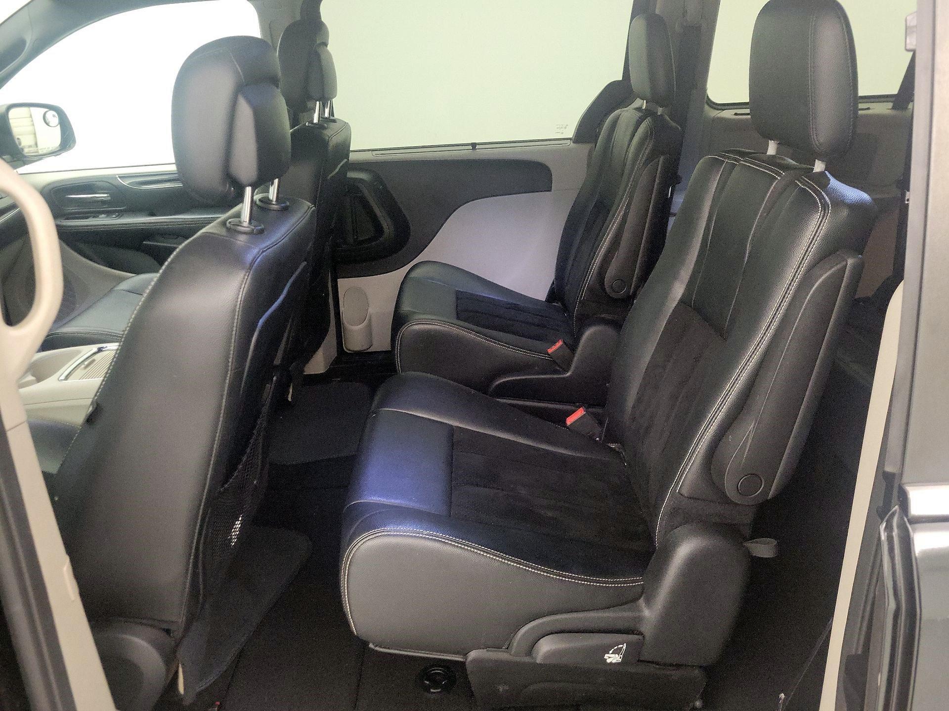 Thumbnail: 2016 Dodge Grand Caravan - 19
