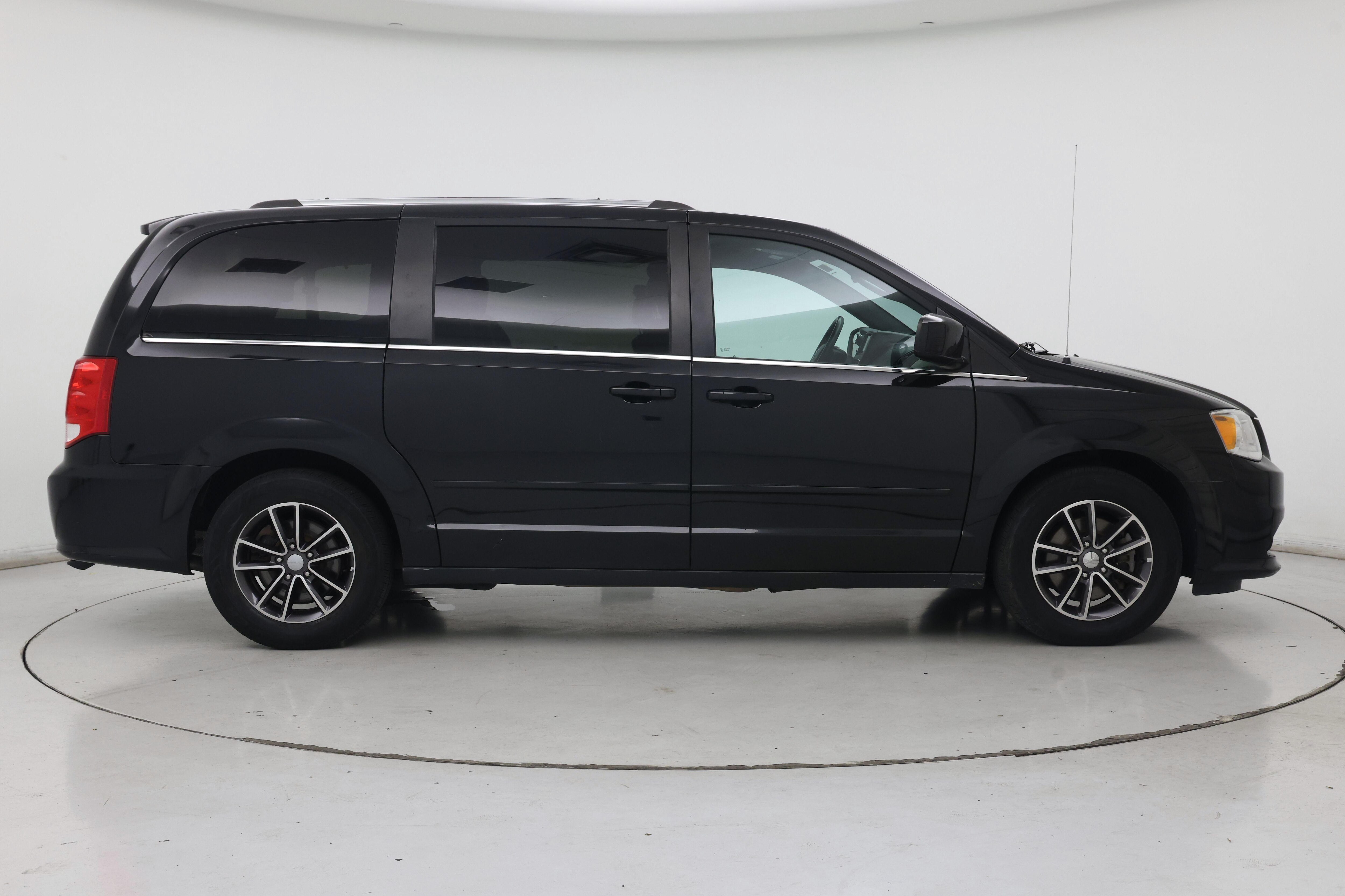 Thumbnail: 2016 Dodge Grand Caravan - 7