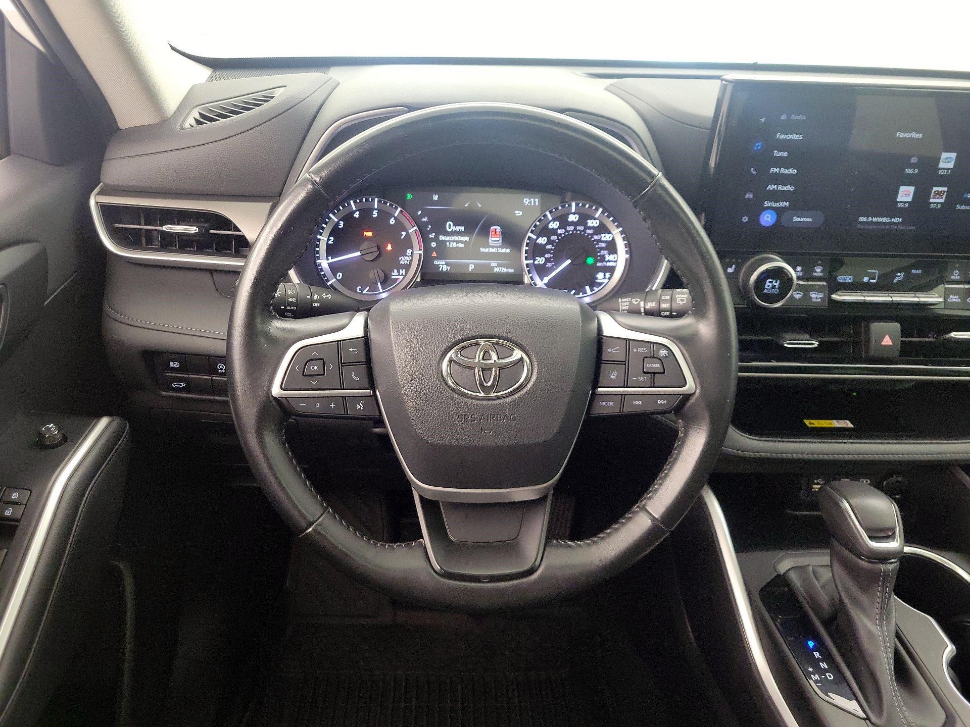 Thumbnail: 2023 Toyota Highlander - 10