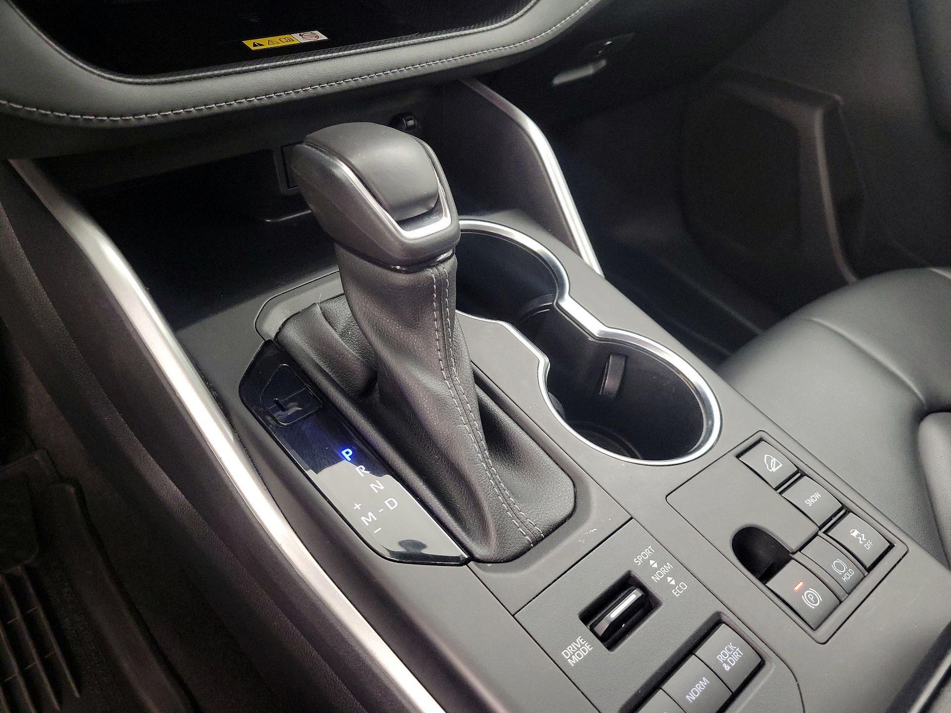 Thumbnail: 2023 Toyota Highlander - 17