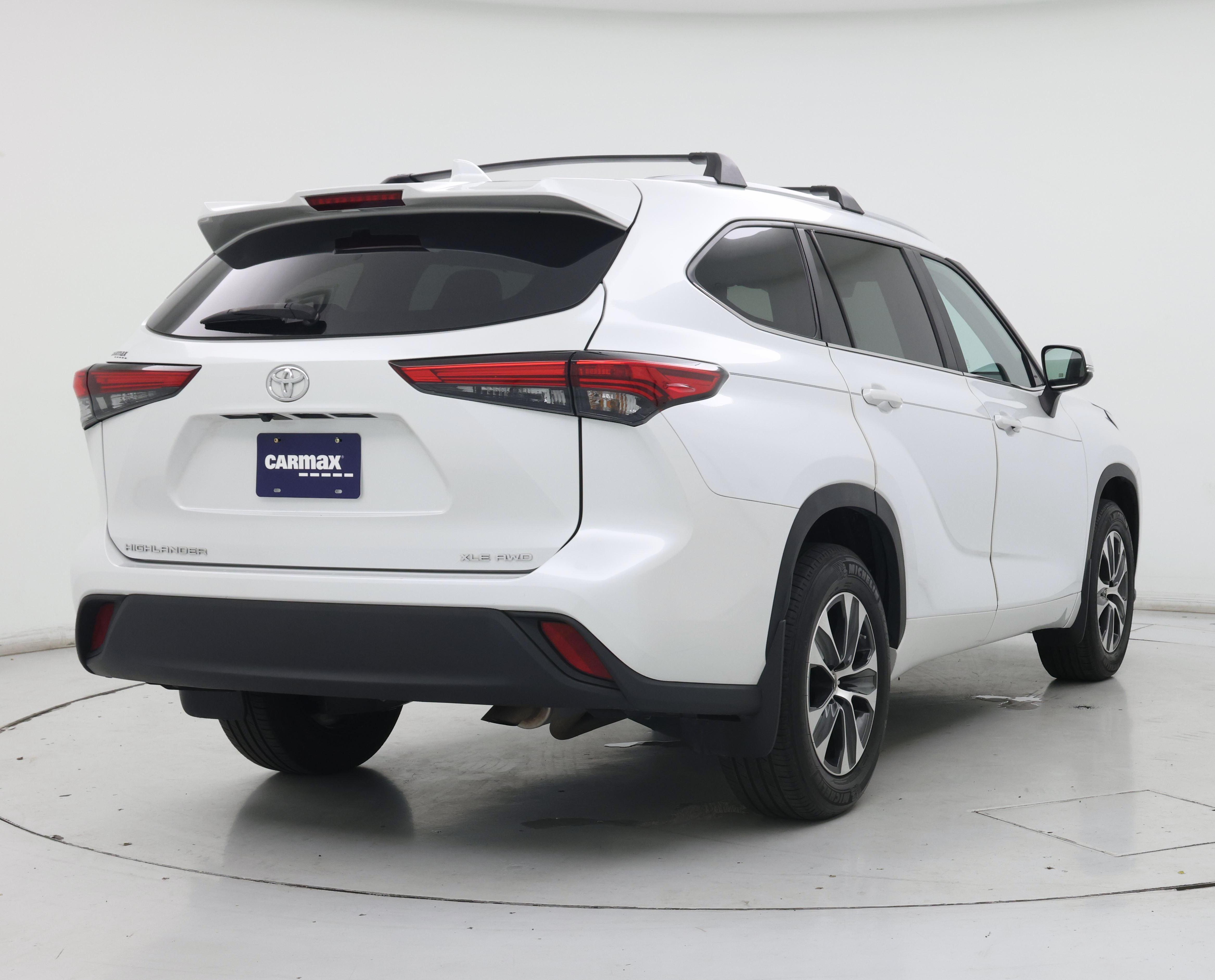 Thumbnail: 2023 Toyota Highlander - 8