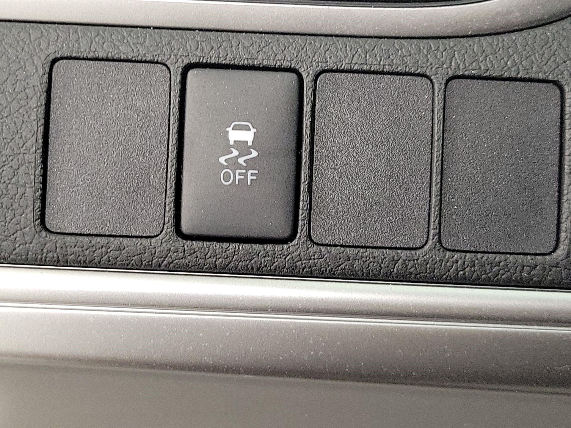 Thumbnail: 2013 Toyota Camry - 13