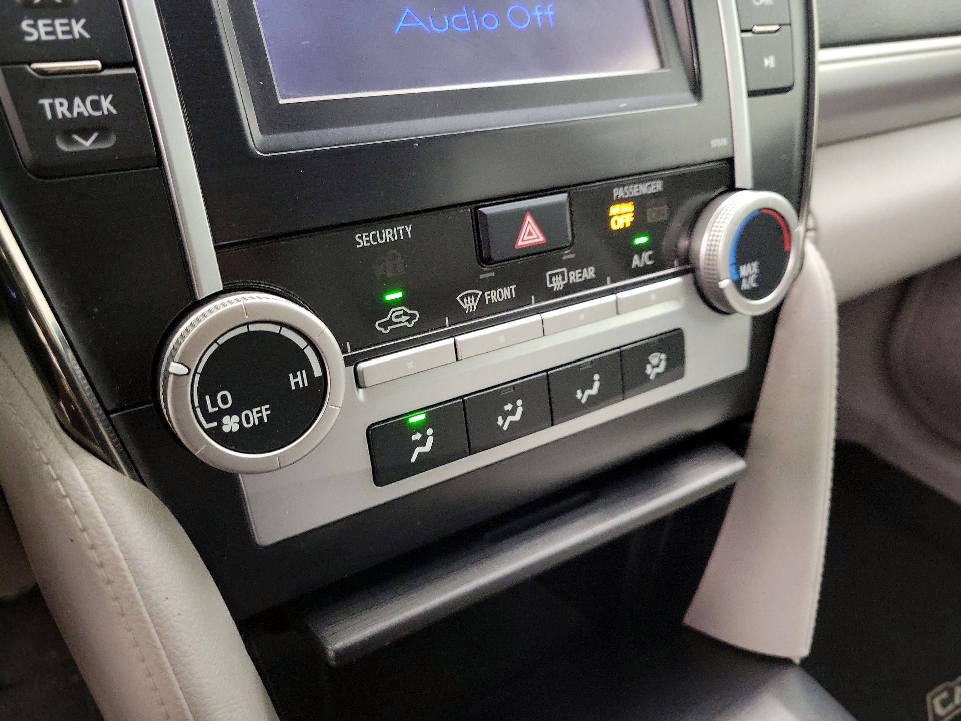 Thumbnail: 2013 Toyota Camry - 16