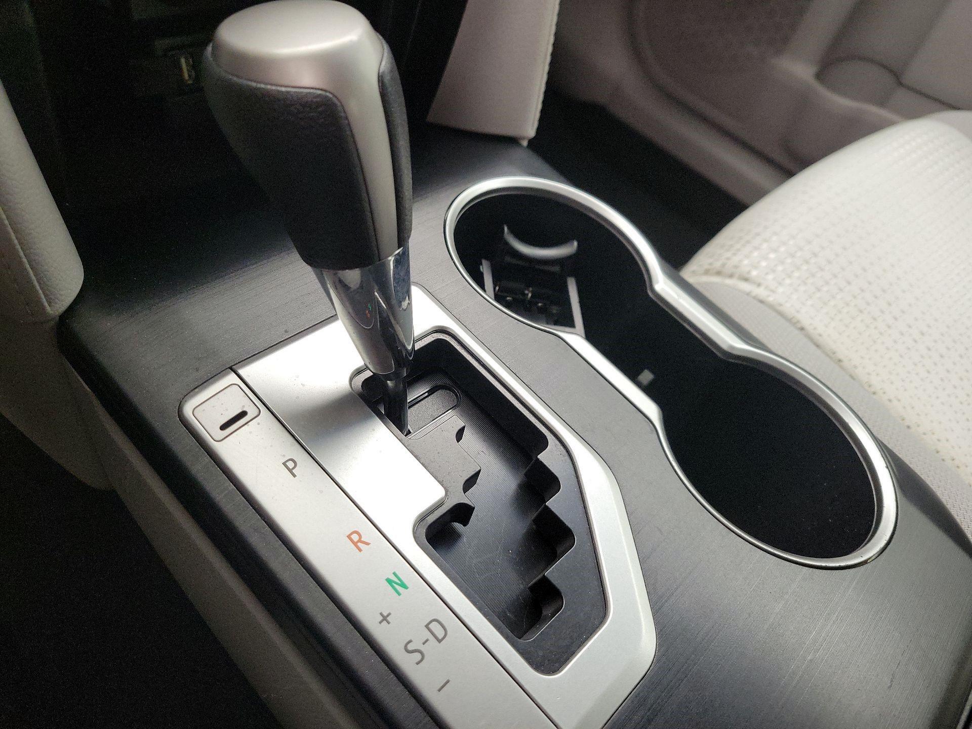 Thumbnail: 2013 Toyota Camry - 17