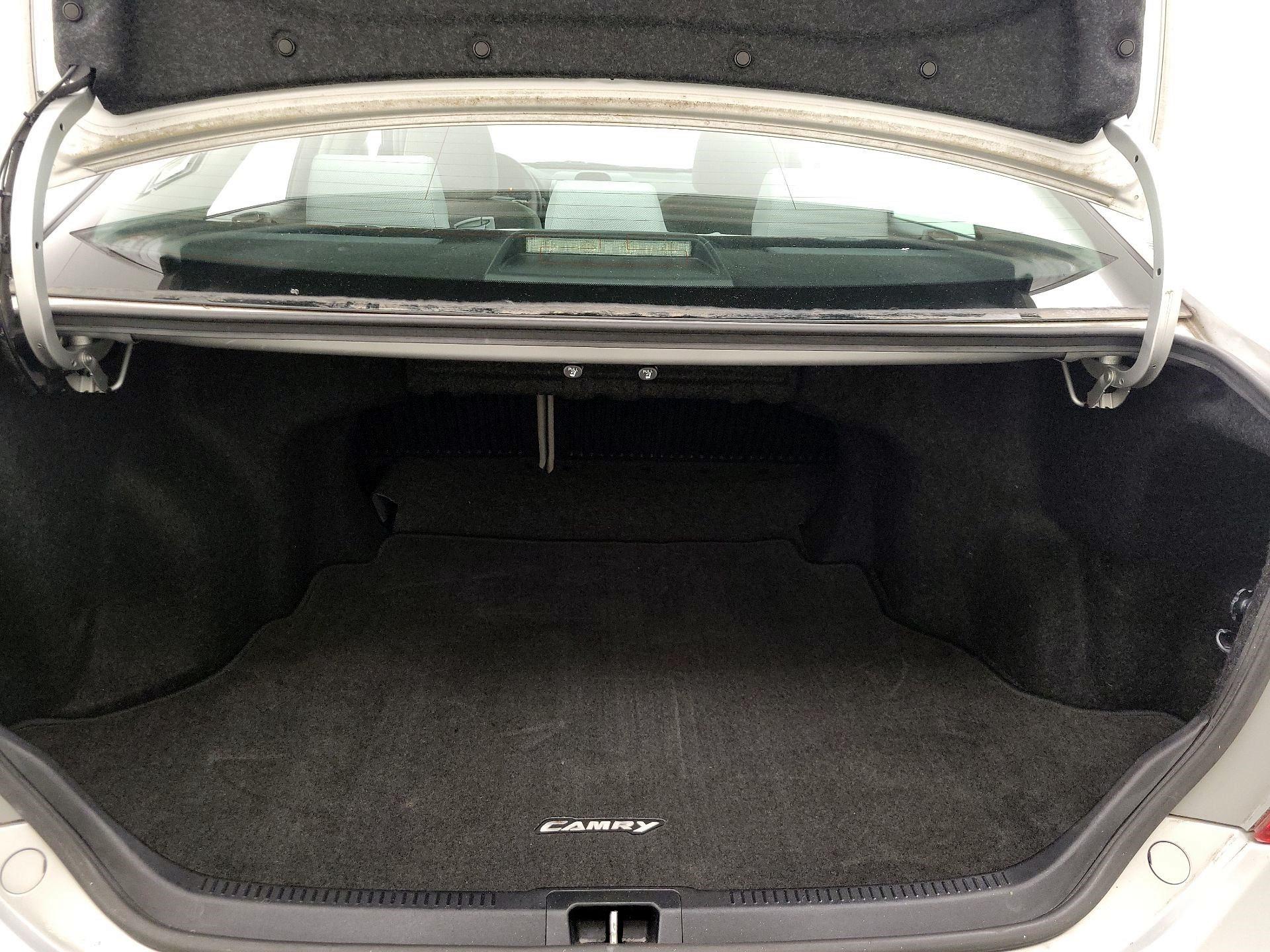 Thumbnail: 2013 Toyota Camry - 20