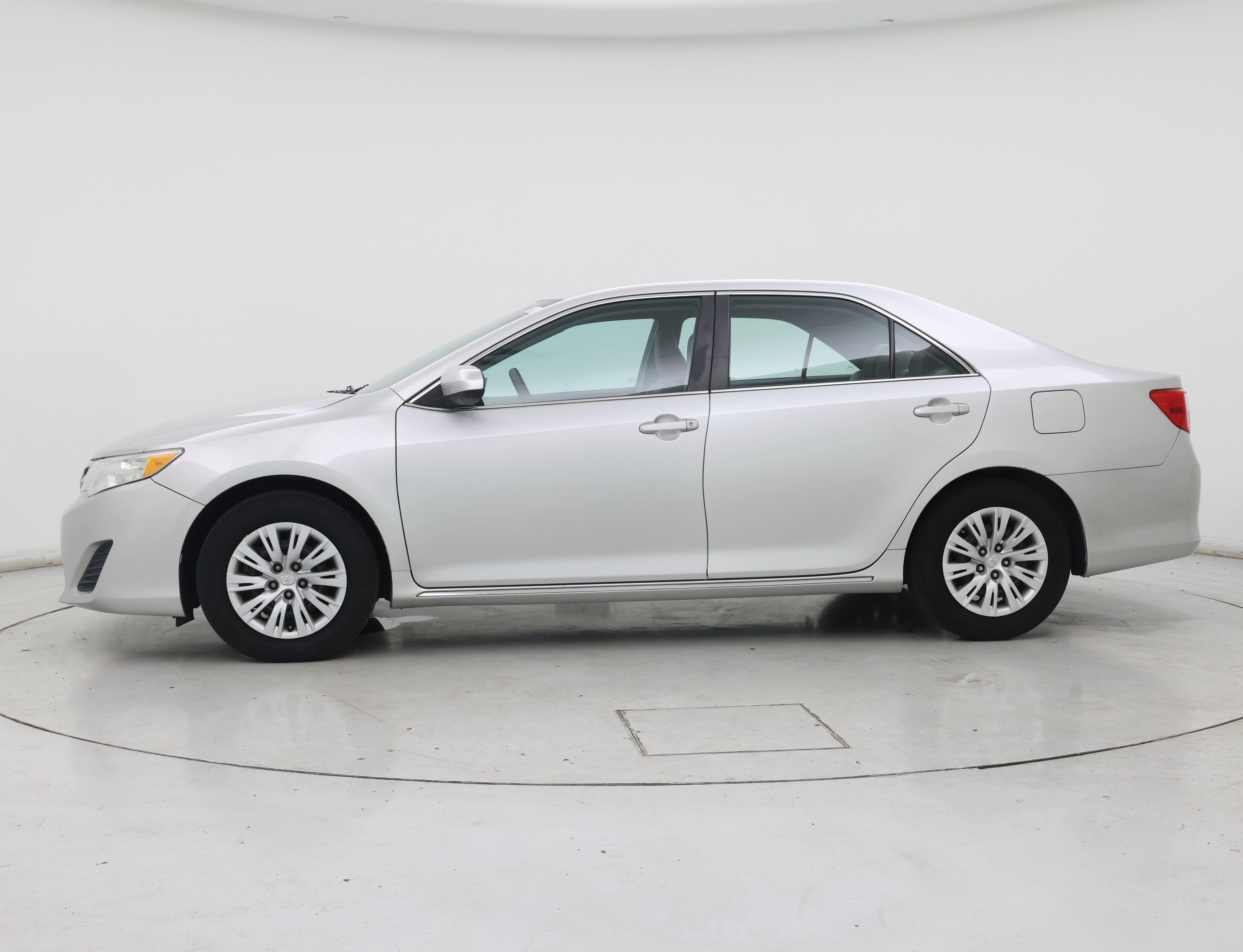 Thumbnail: 2013 Toyota Camry - 3