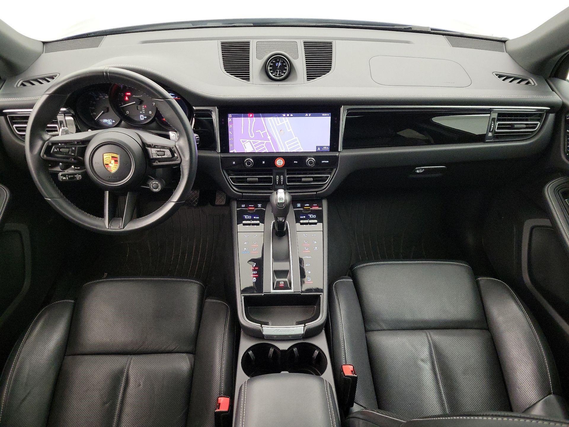 Thumbnail: 2023 Porsche Macan - 9