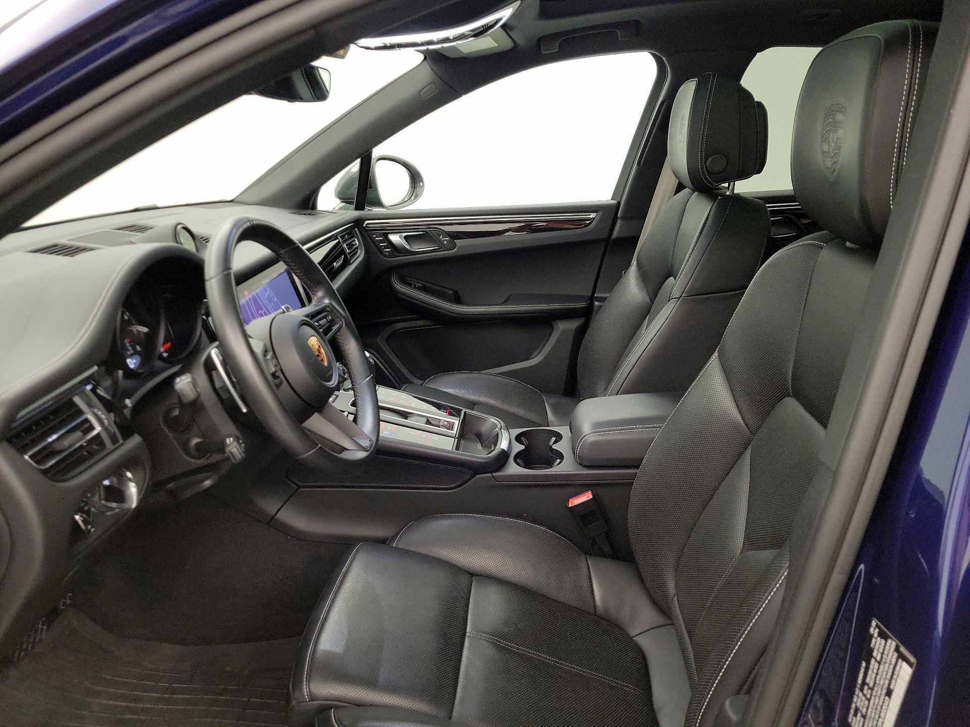 Thumbnail: 2023 Porsche Macan - 11