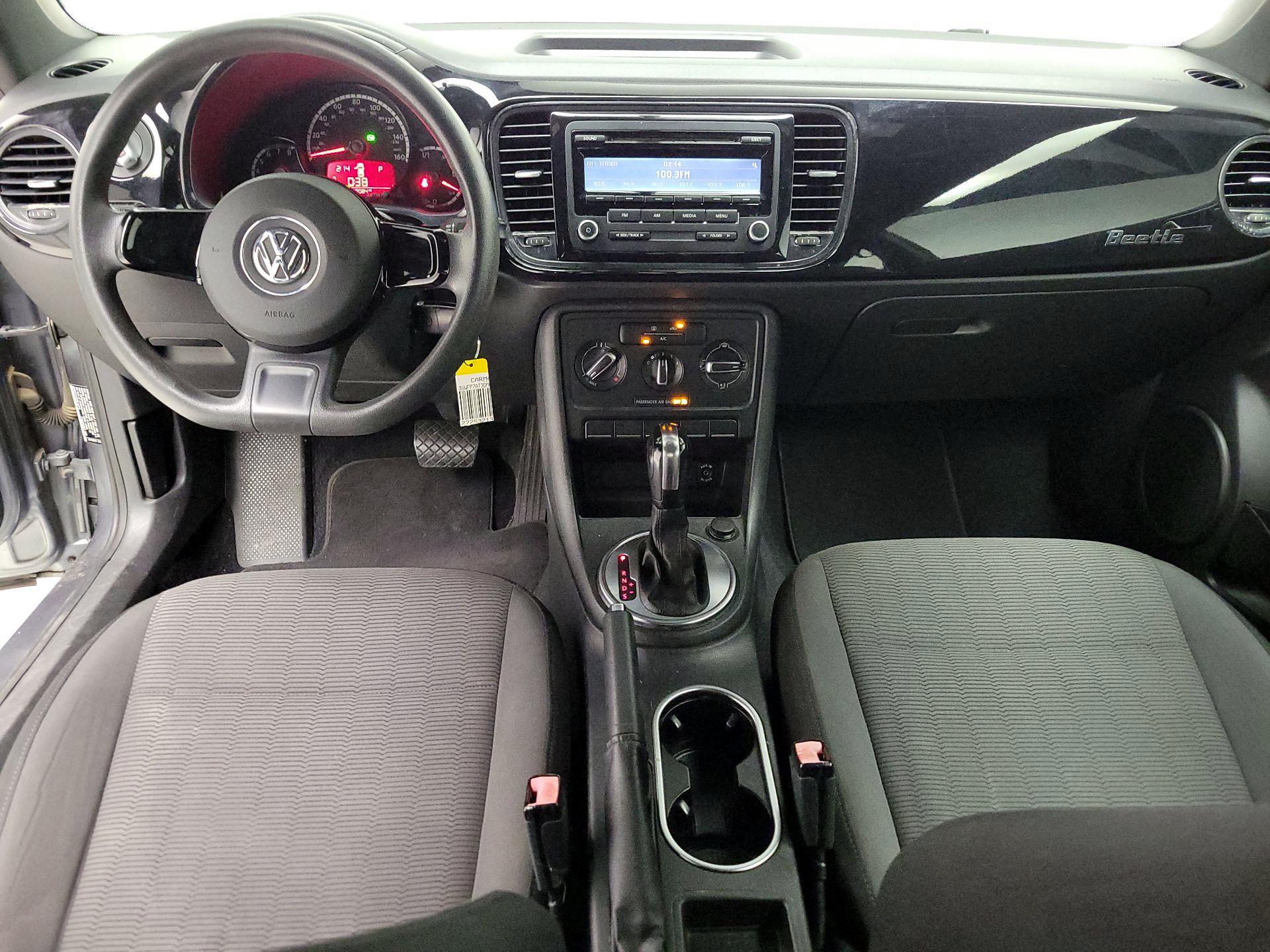 Thumbnail: 2013 Volkswagen Beetle - 9