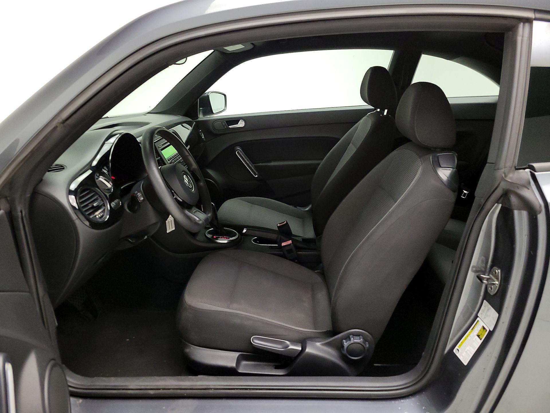 Thumbnail: 2013 Volkswagen Beetle - 11