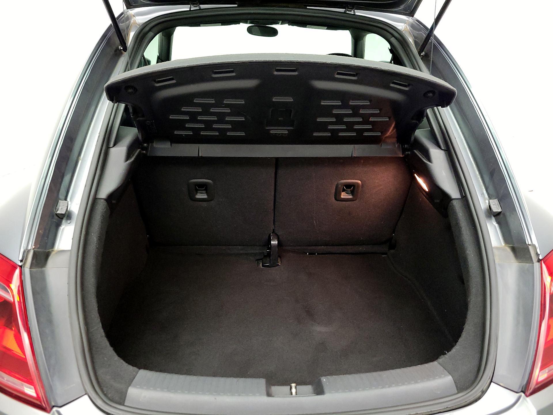 Thumbnail: 2013 Volkswagen Beetle - 18