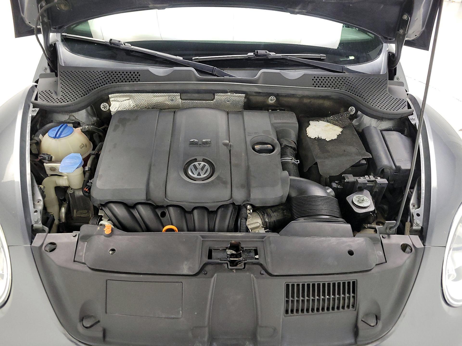 Thumbnail: 2013 Volkswagen Beetle - 19