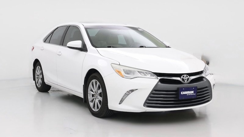 2015 Toyota Camry XLE Hero Image
