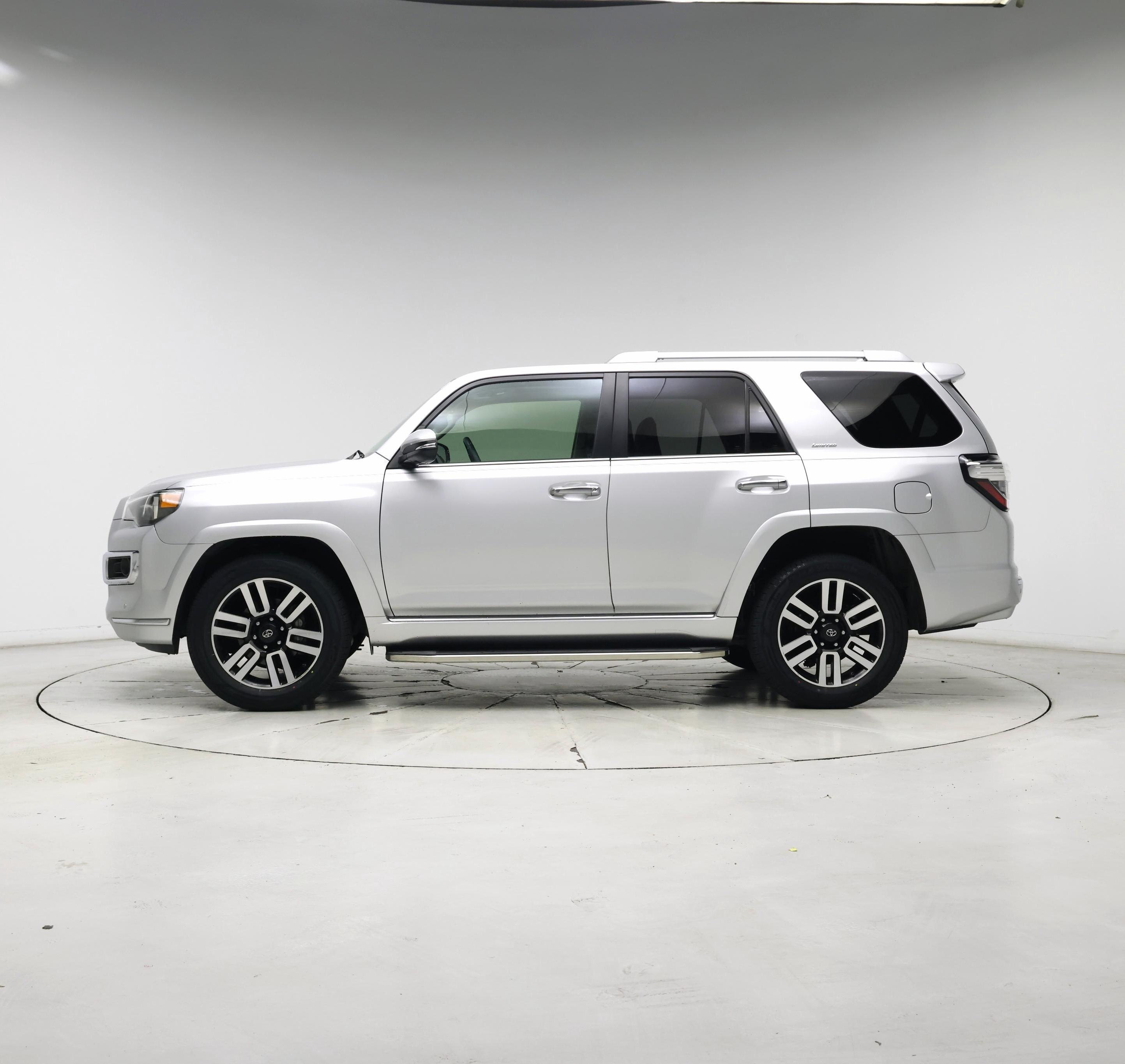 Thumbnail: 2020 Toyota 4Runner - 3