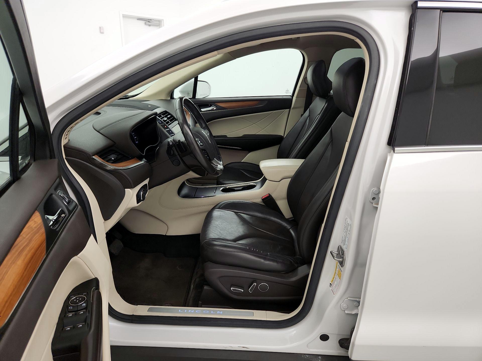 Thumbnail: 2015 Lincoln MKC - 11