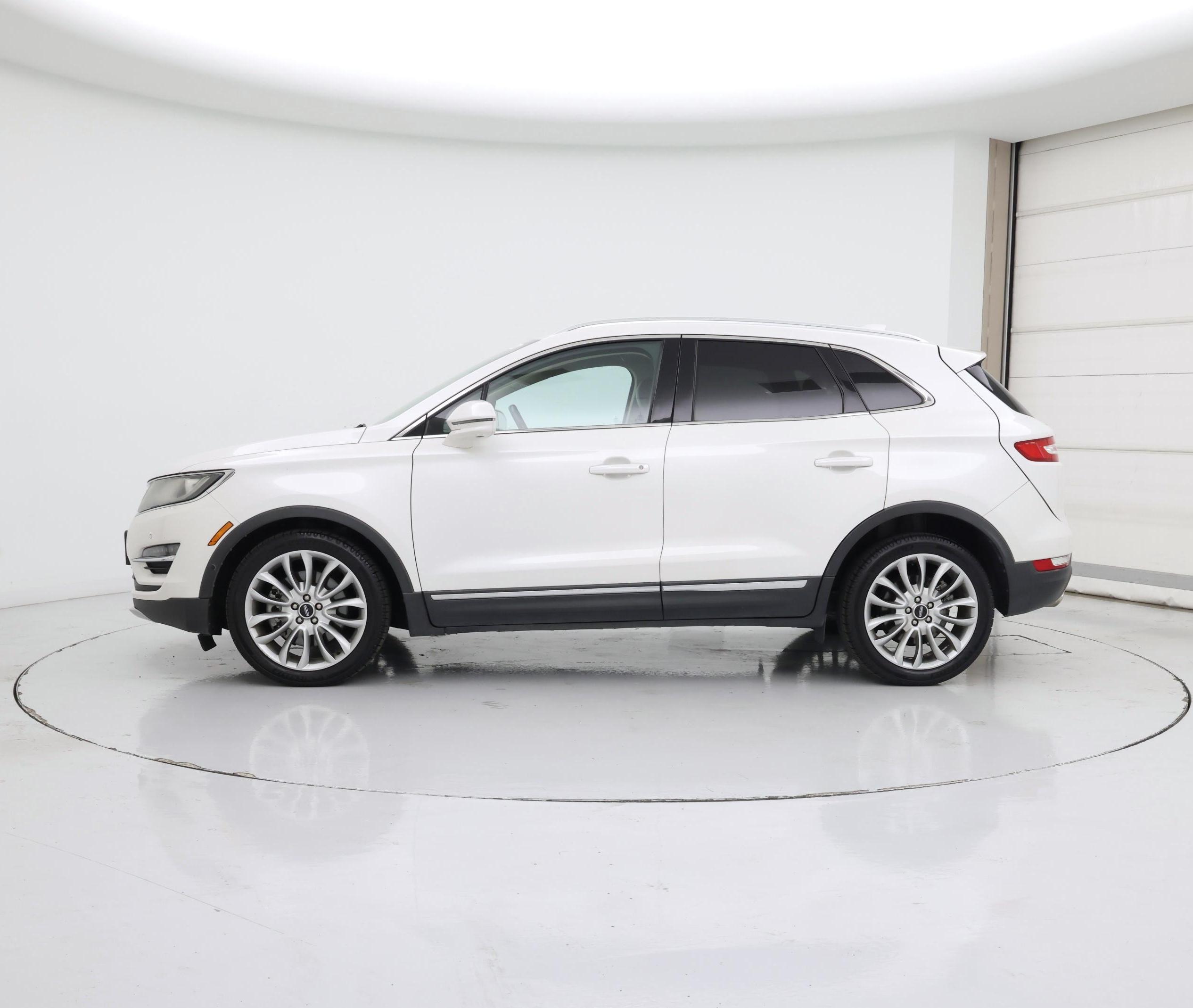 Thumbnail: 2015 Lincoln MKC - 3