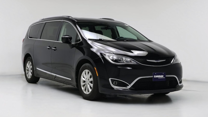 2018 Chrysler Pacifica Touring L Hero Image