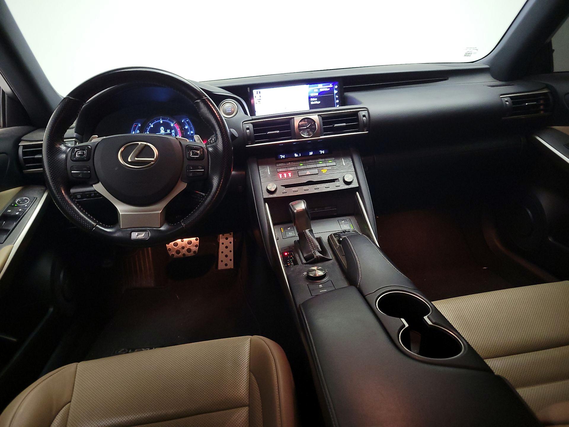 Thumbnail: 2020 Lexus IS - 9