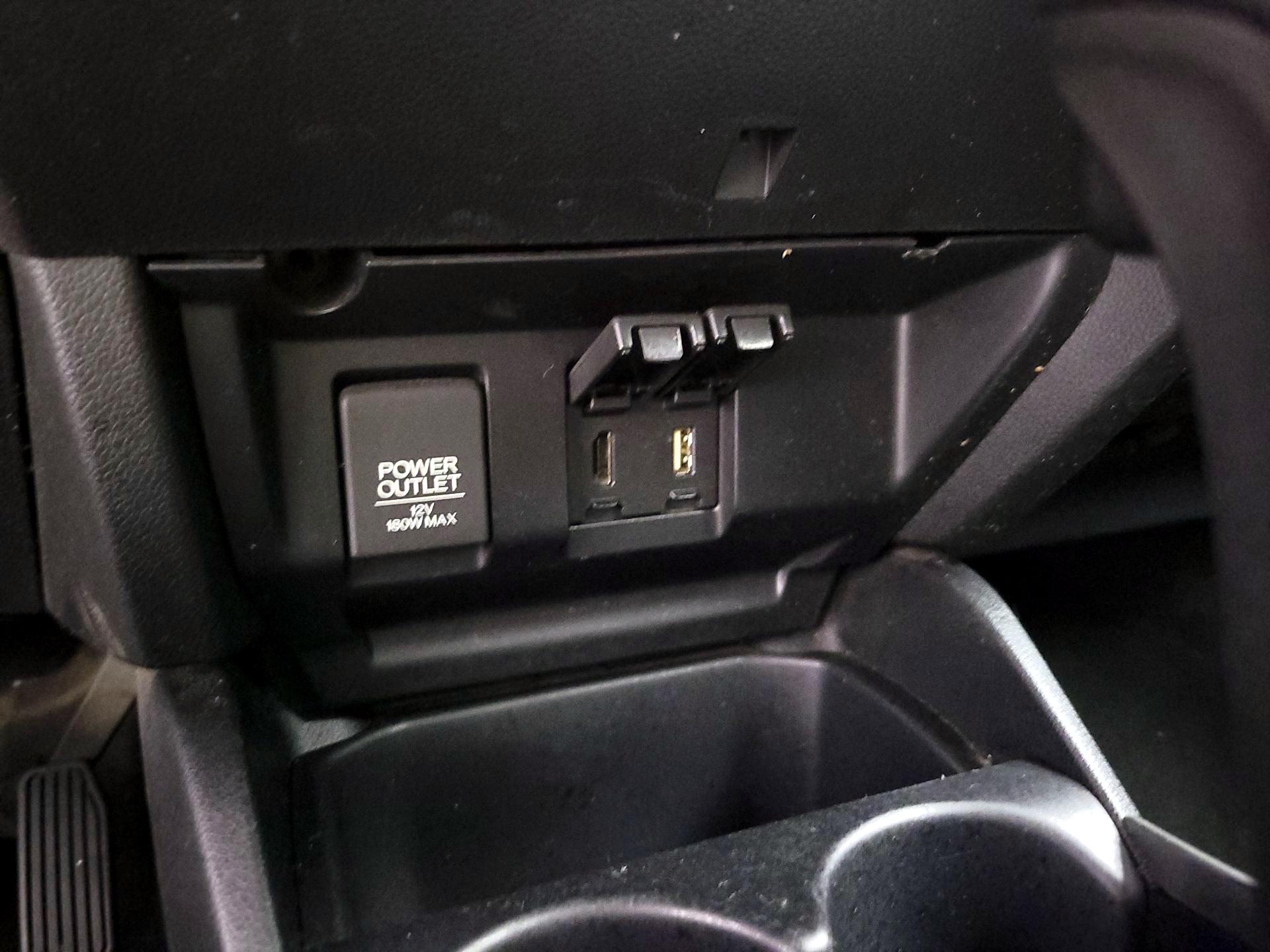Thumbnail: 2015 Honda Fit - 18