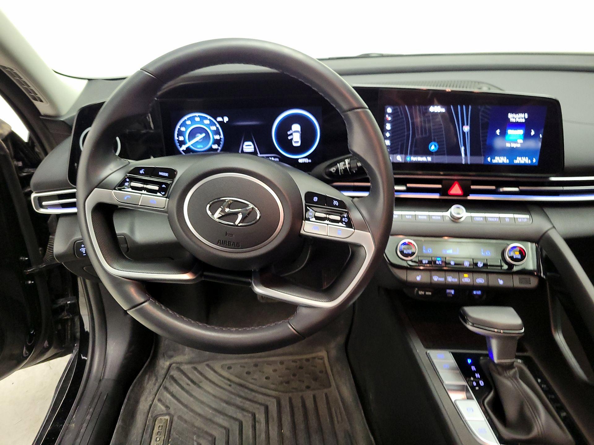Thumbnail: 2023 Hyundai Elantra - 10