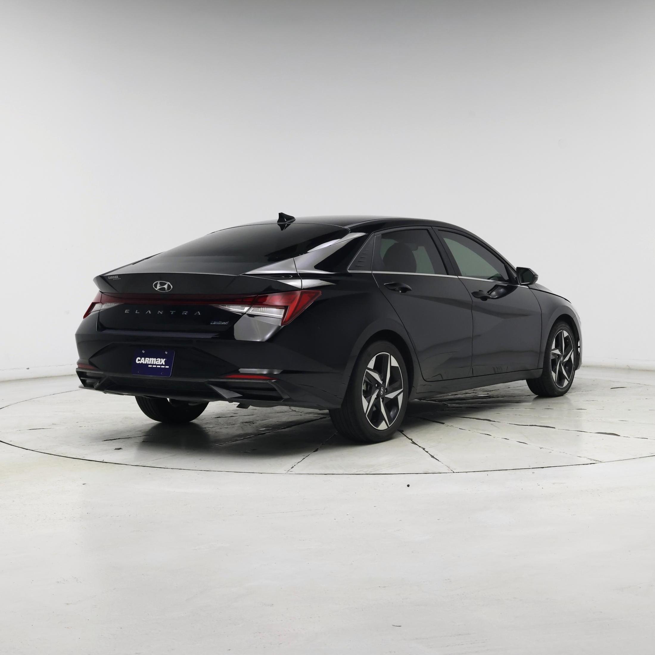 Thumbnail: 2023 Hyundai Elantra - 8
