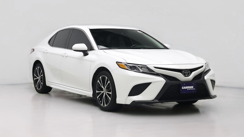 2019 Toyota Camry SE Hero Image