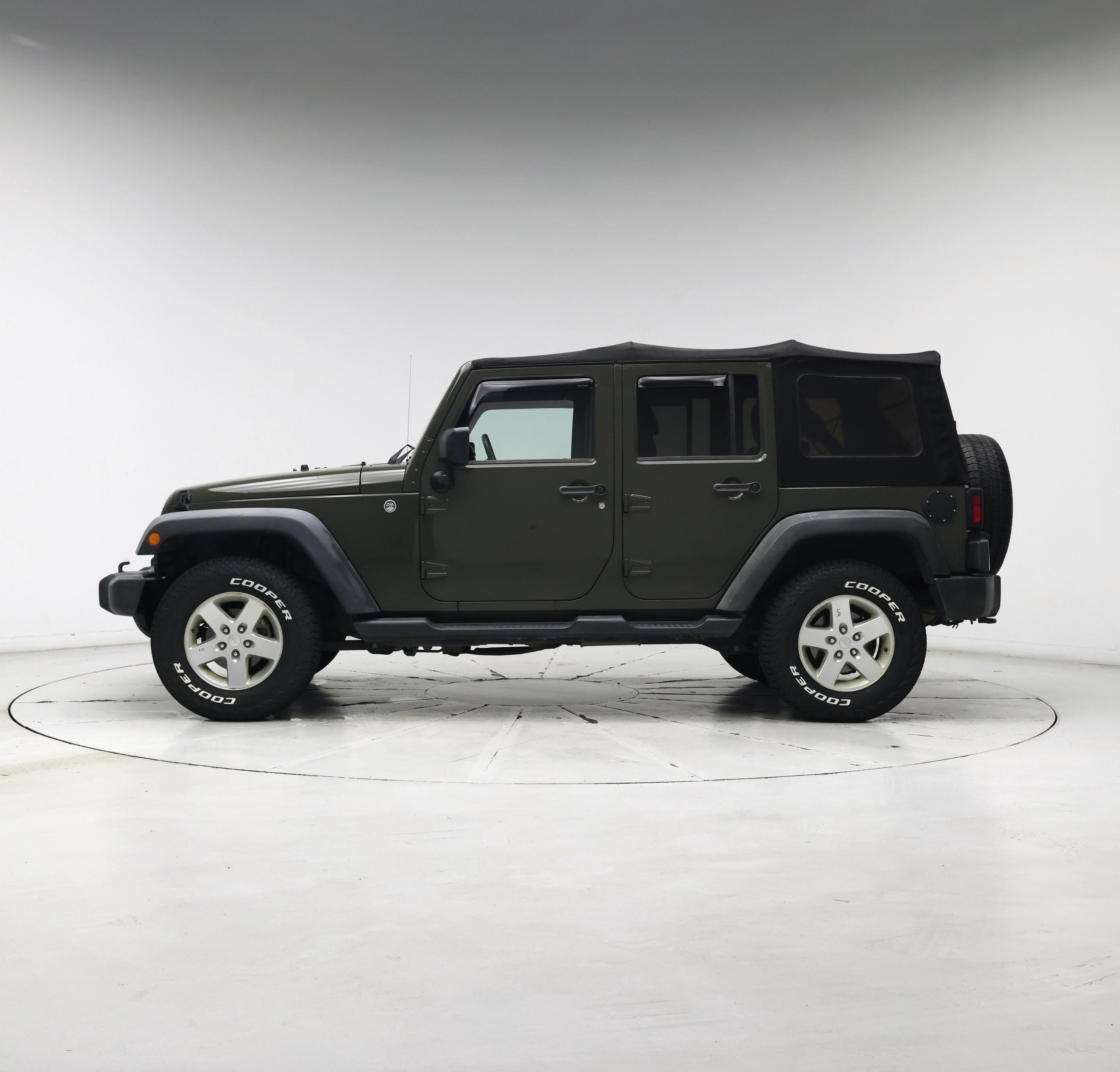 Thumbnail: 2015 Jeep Wrangler - 3