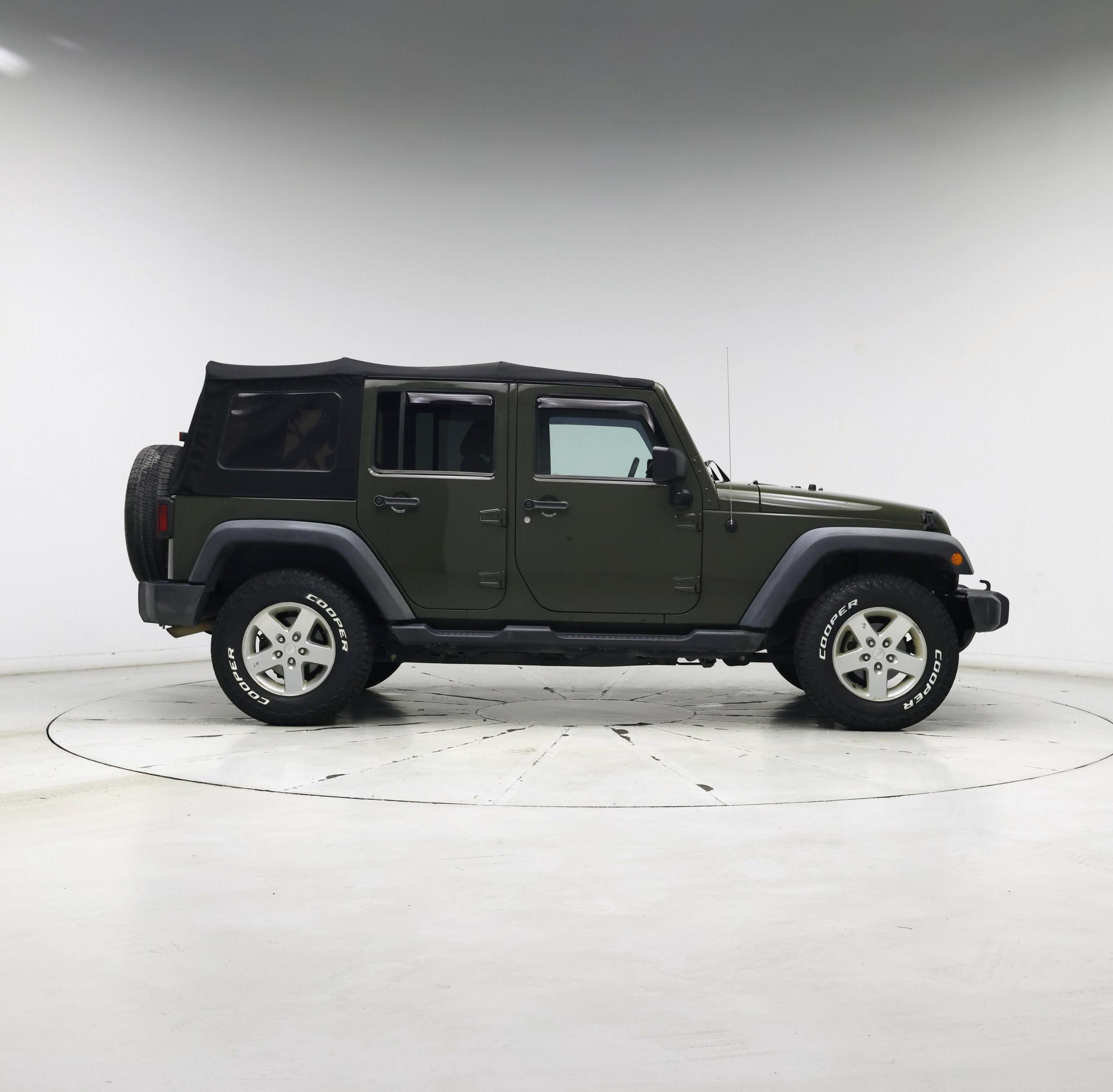 Thumbnail: 2015 Jeep Wrangler - 7